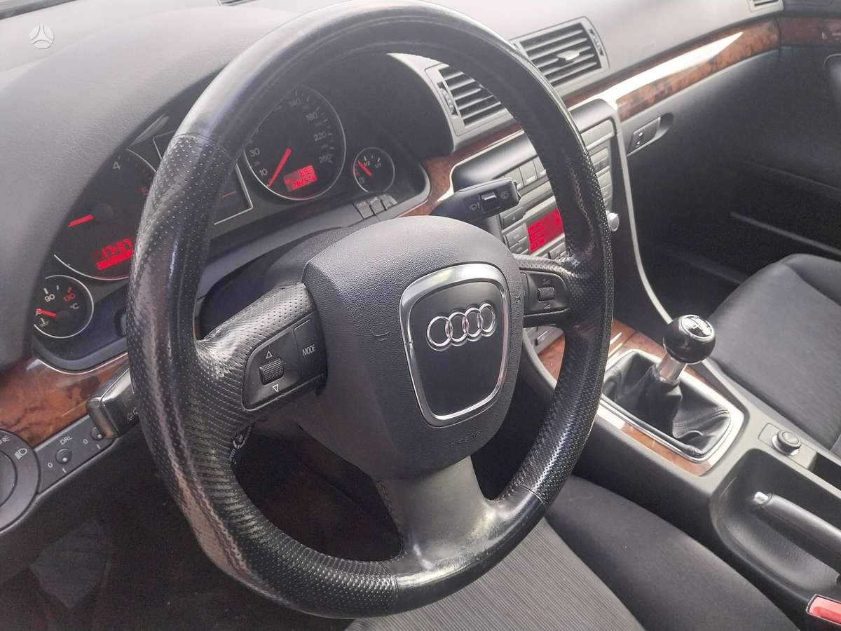 Audi A4, 2.0 l., Седан