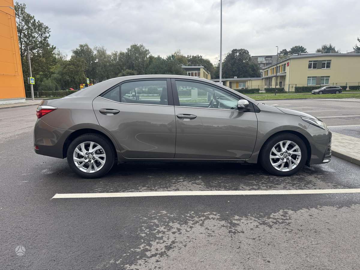Toyota Corolla, 1.4 l., Седан