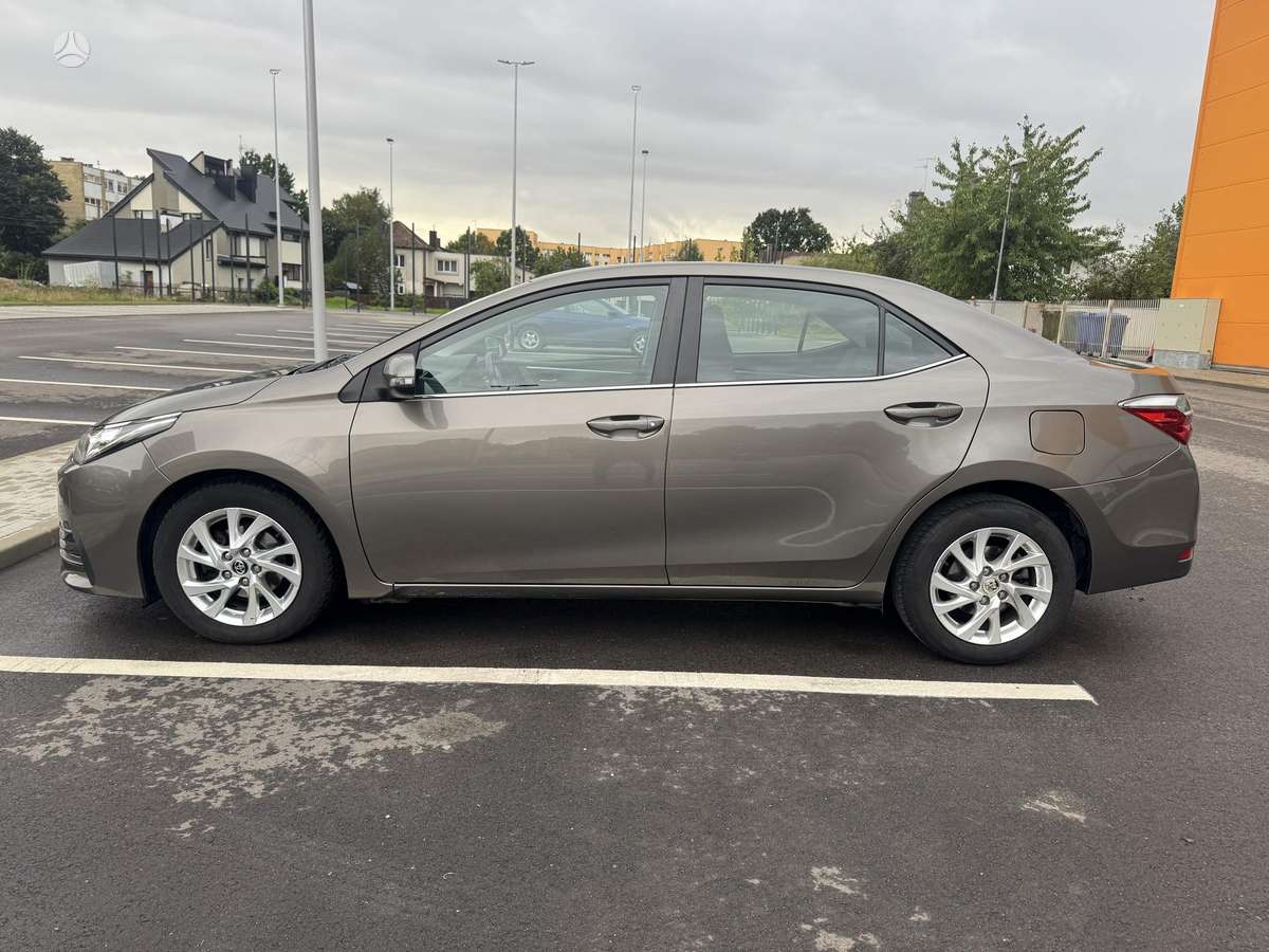 Toyota Corolla, 1.4 l., Седан