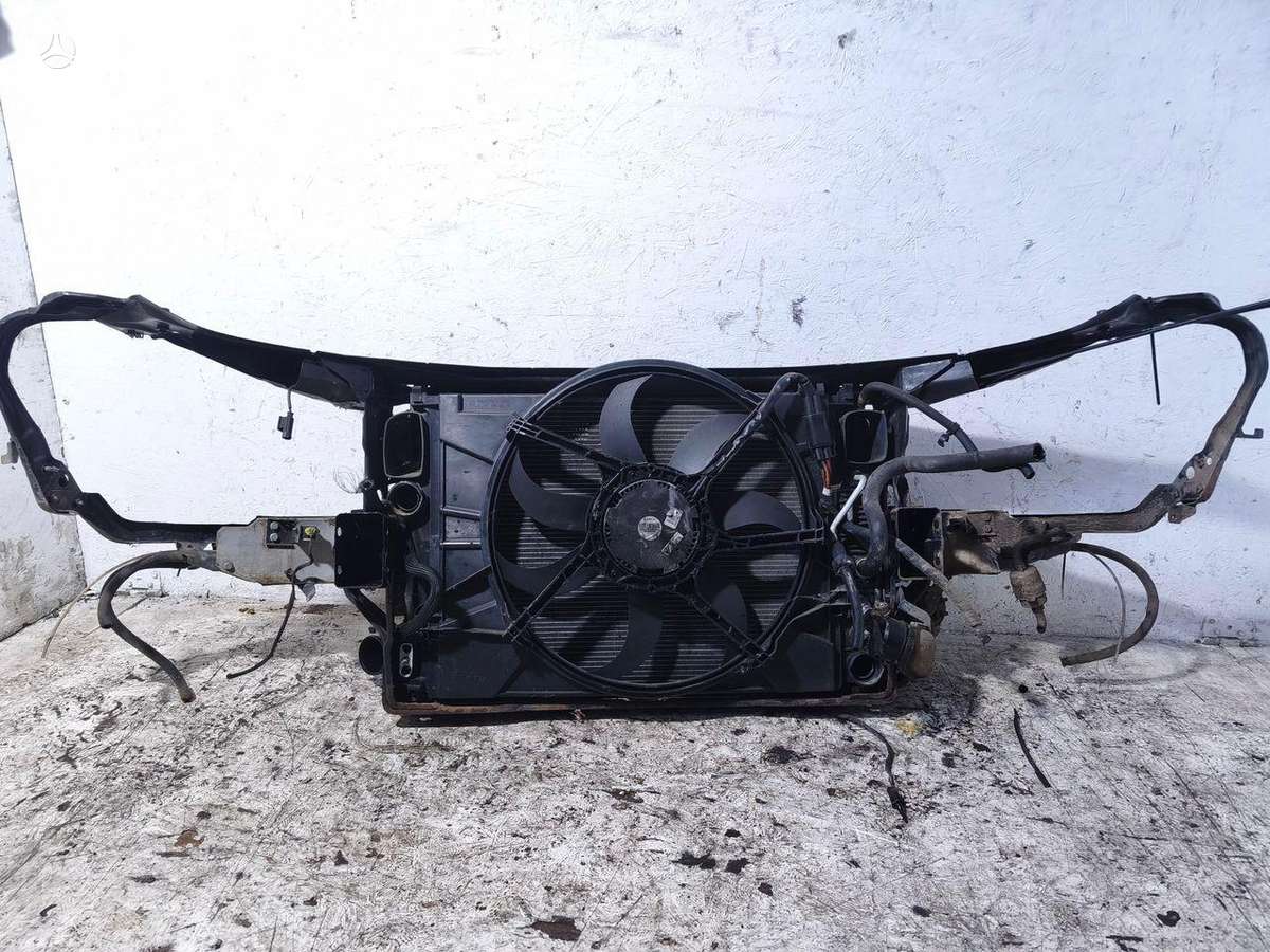 Mercedes-Benz S320 radiator