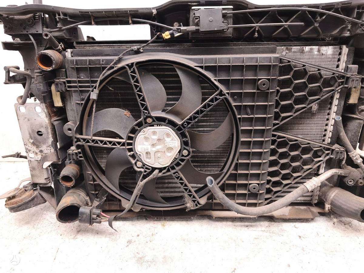 Audi A1 radiatorius