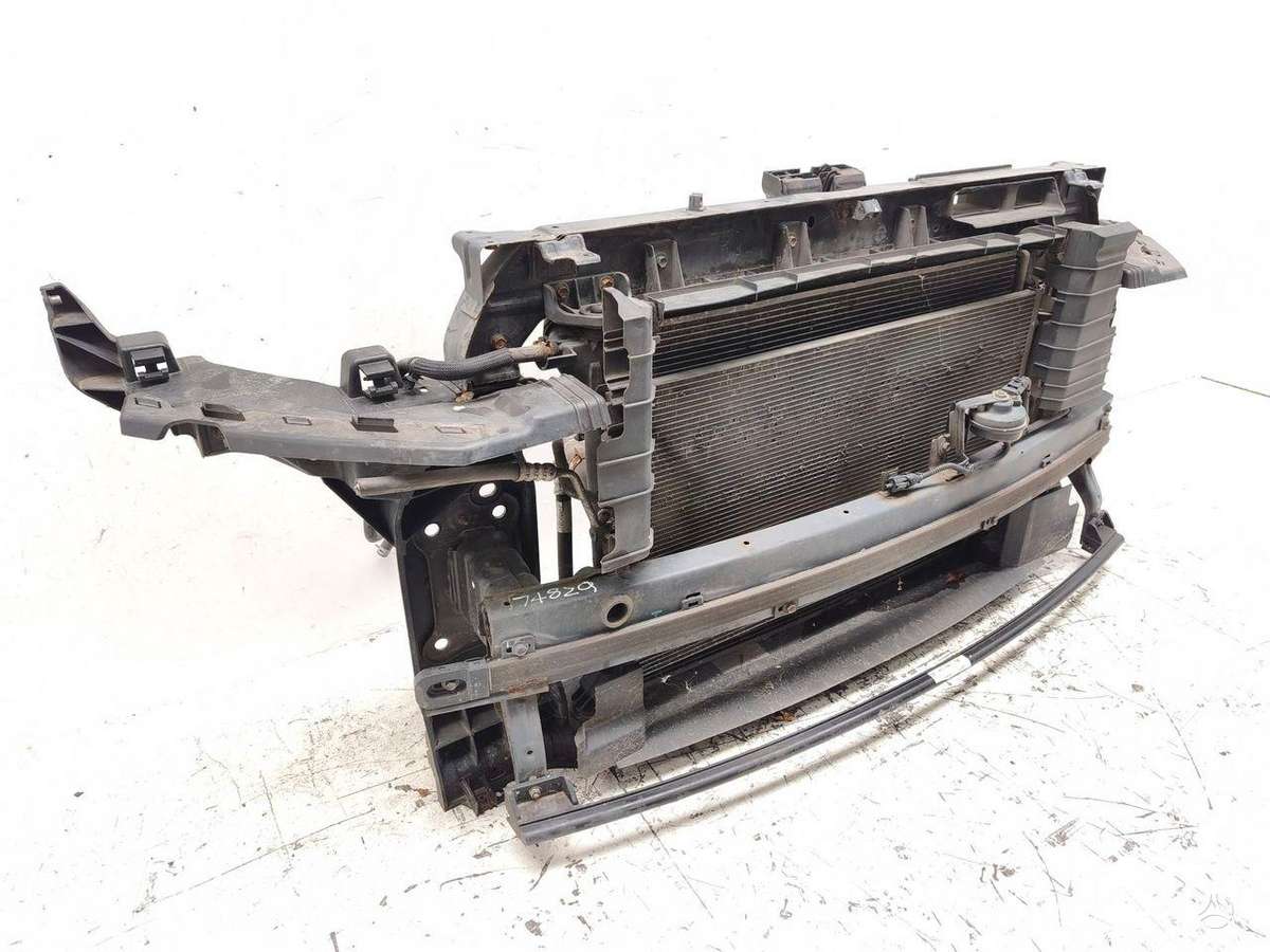 Hyundai Tucson radiatorius