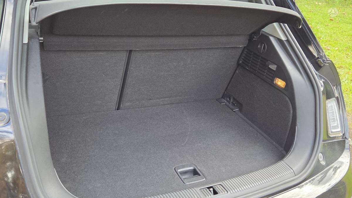 Audi A1, 1.6 l., Хэтчбек