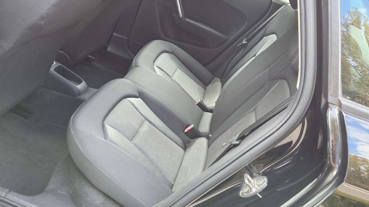 Audi A1, 1.6 l., Хэтчбек