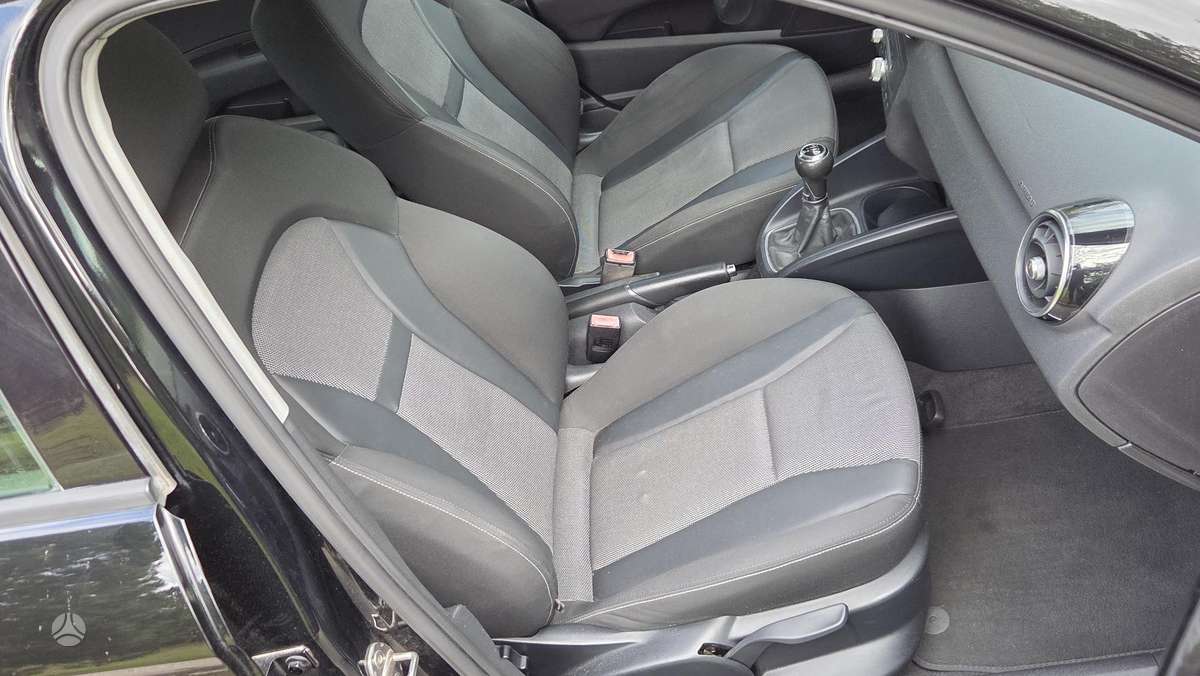 Audi A1, 1.6 l., Хэтчбек