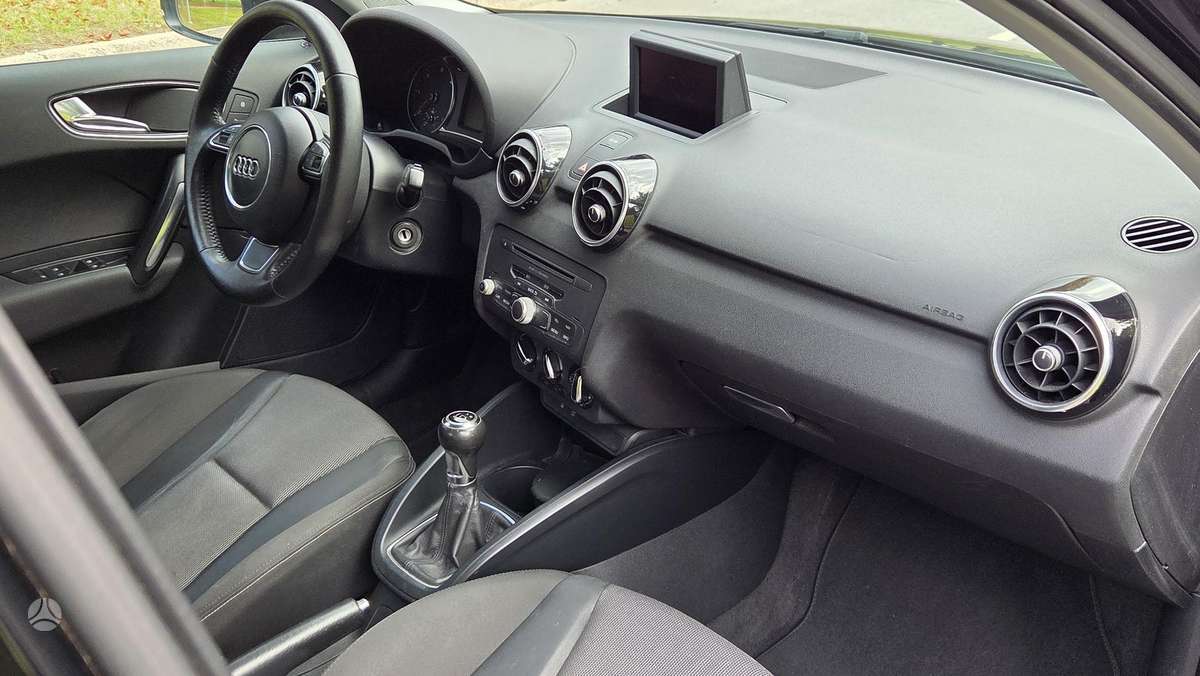 Audi A1, 1.6 l., Хэтчбек