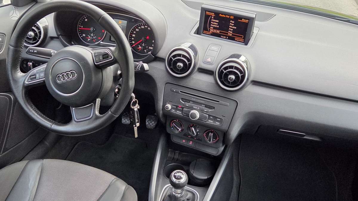 Audi A1, 1.6 l., Хэтчбек