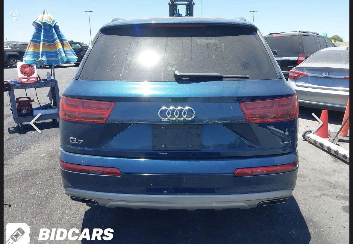 Audi Q7, 2.0 l., off-road / crossover