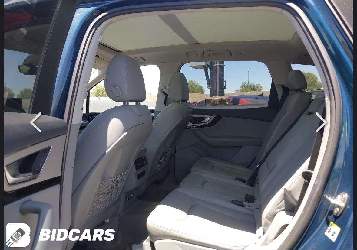 Audi Q7, 2.0 l., off-road / crossover