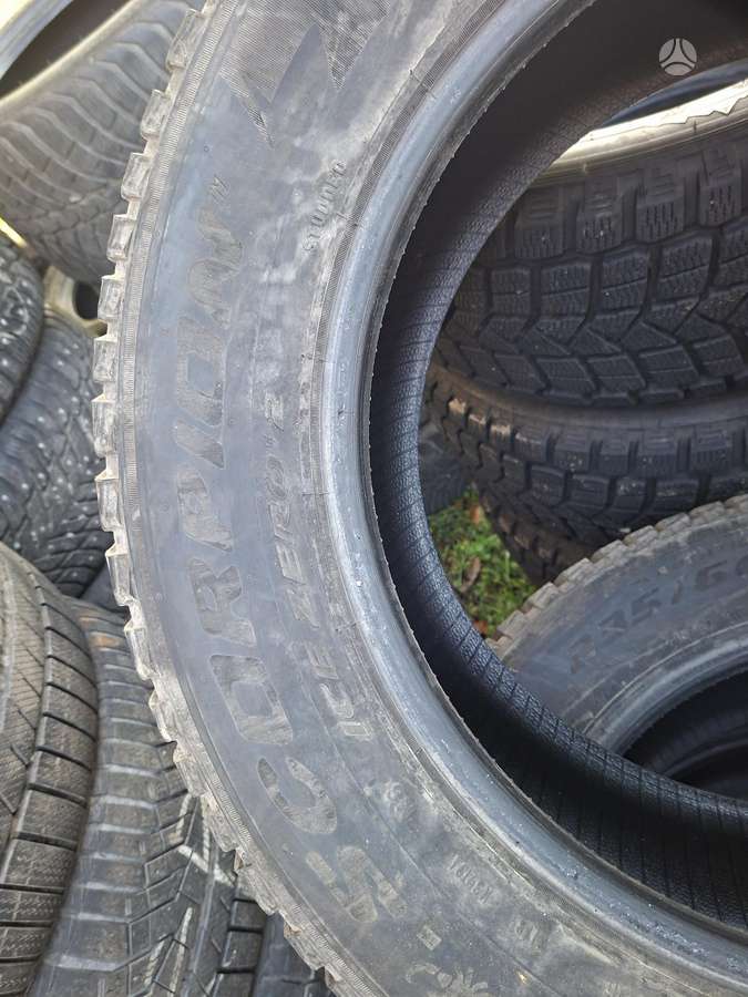 Pirelli ICE ZERO 2, žieminės 235/60 R18