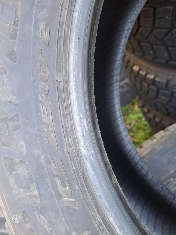 Pirelli ICE ZERO 2, žieminės 235/60 R18