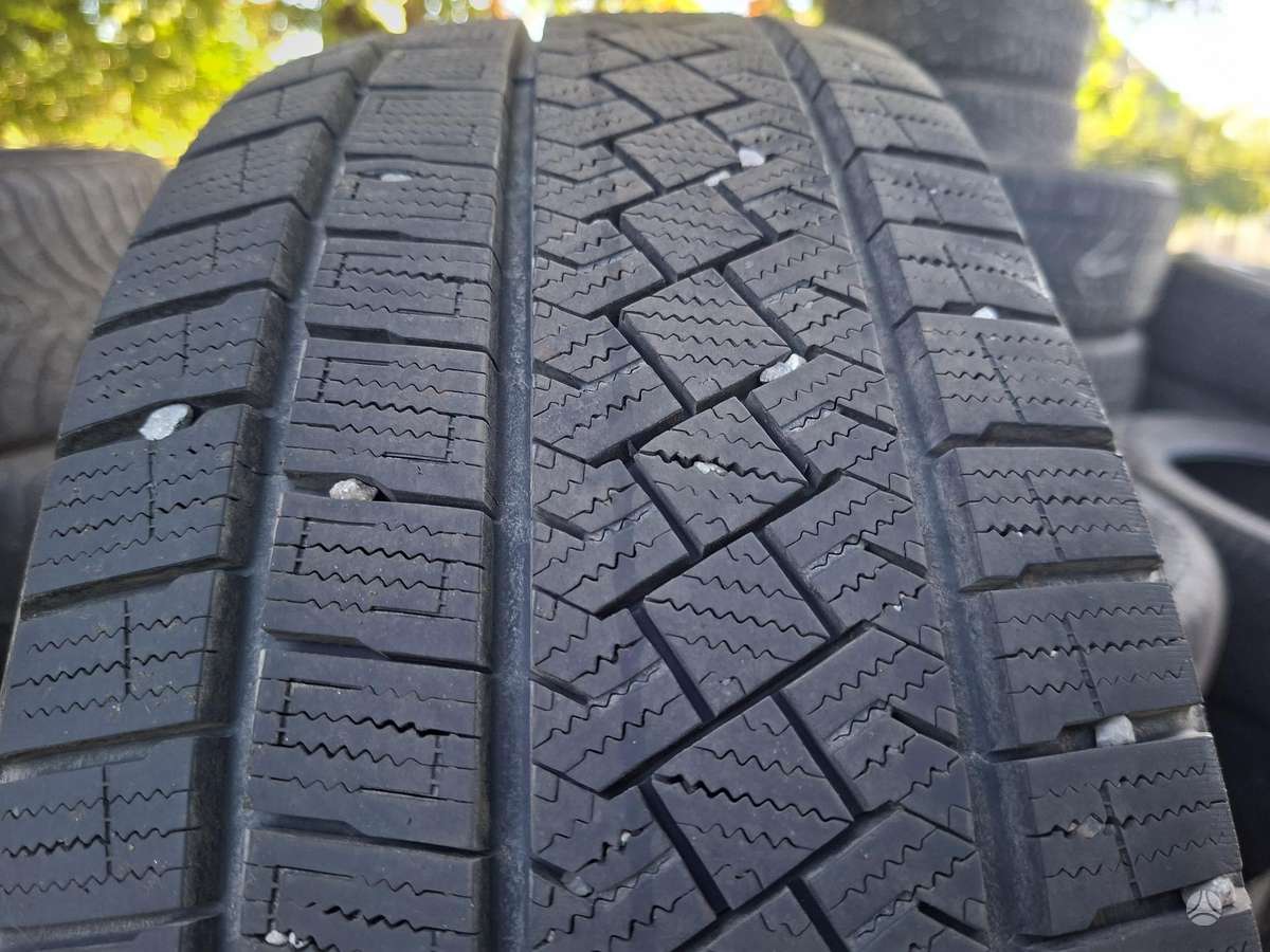 Pirelli, žieminės 215/60 R17