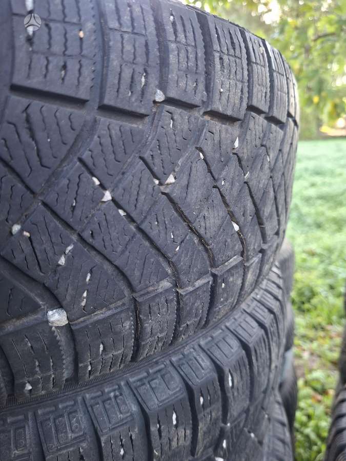 Pirelli, зимние 215/70 R16