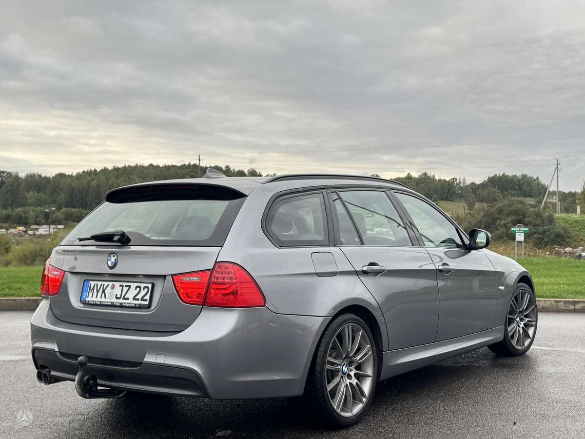 BMW 330, 3.0 l., wagon