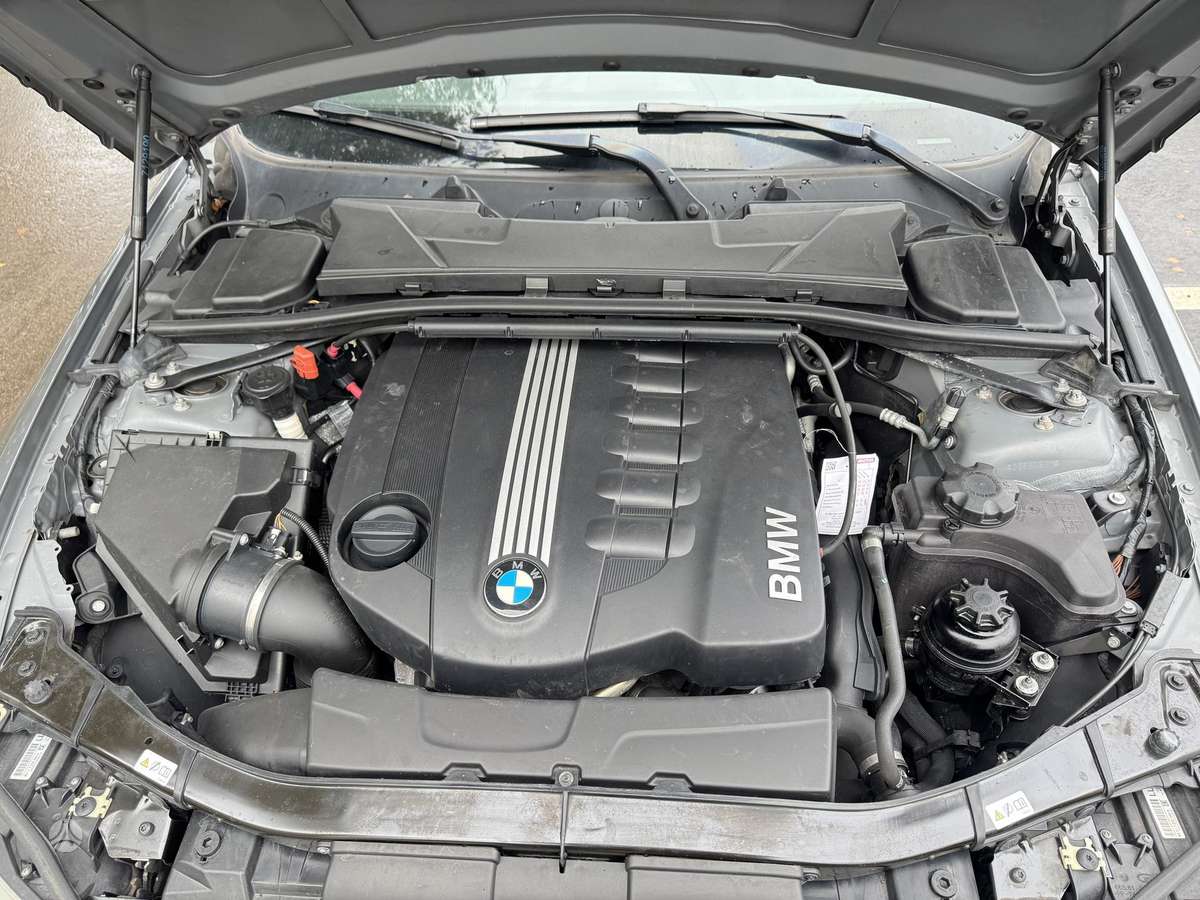 BMW 330, 3.0 l., wagon