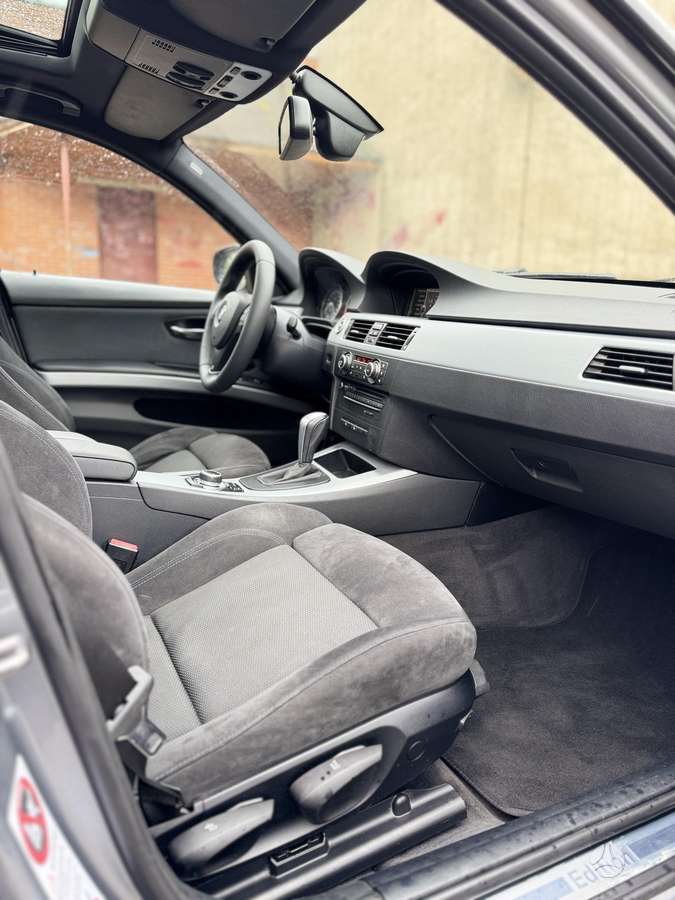 BMW 330, 3.0 l., wagon
