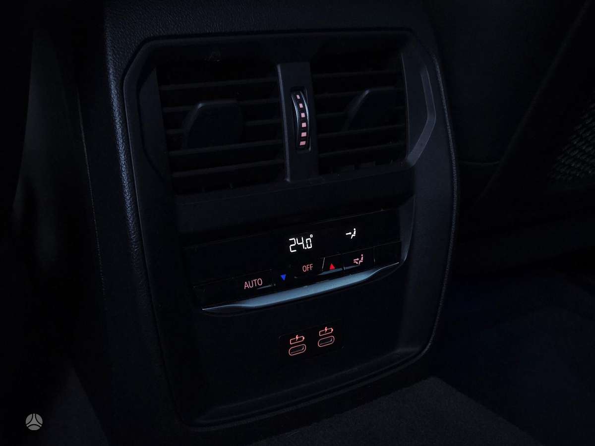BMW 330, 3.0 l., Седан