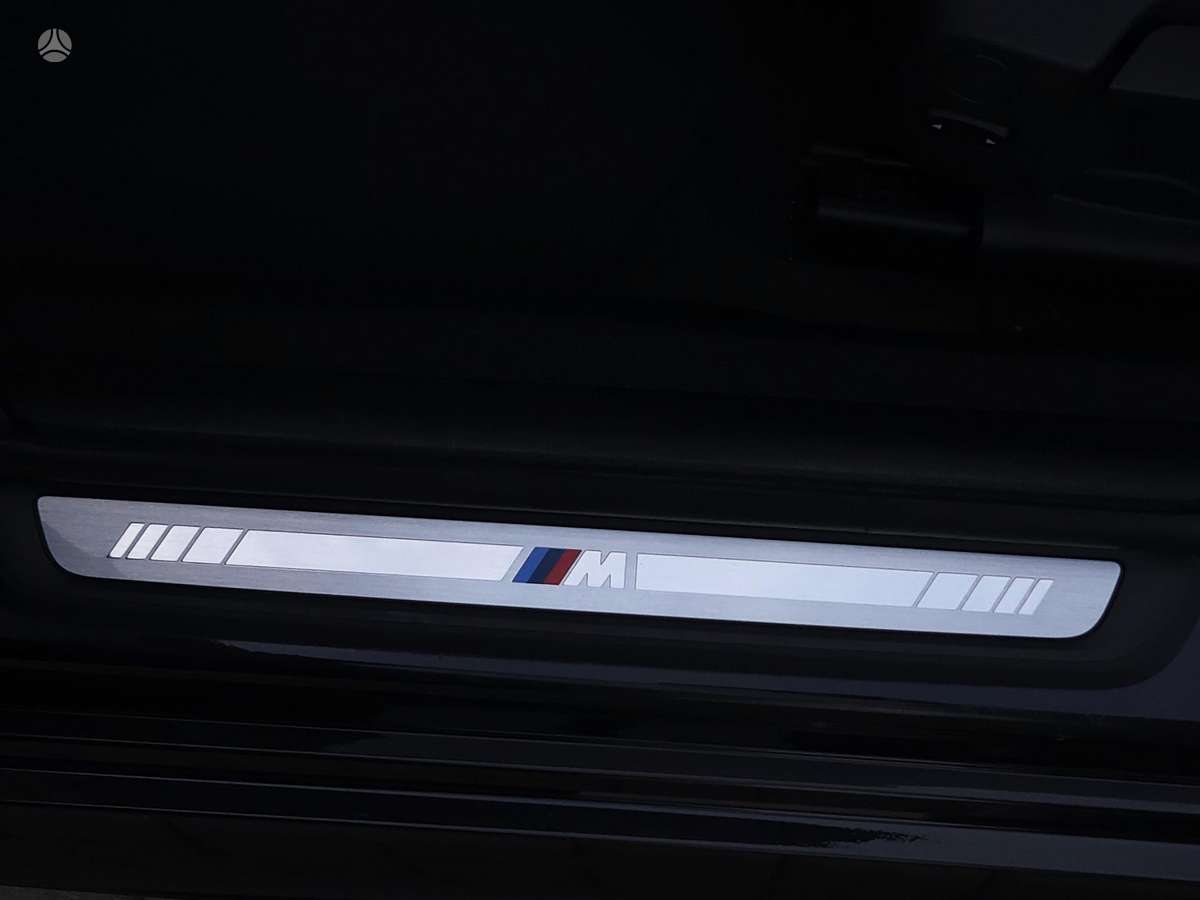 BMW 330, 3.0 l., Седан