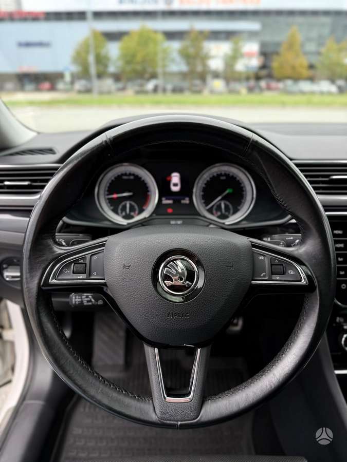 Skoda Superb, 2.0 l., Хэтчбек