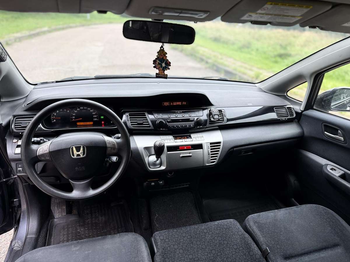 Honda FR-V, 2.2 l., Хэтчбек