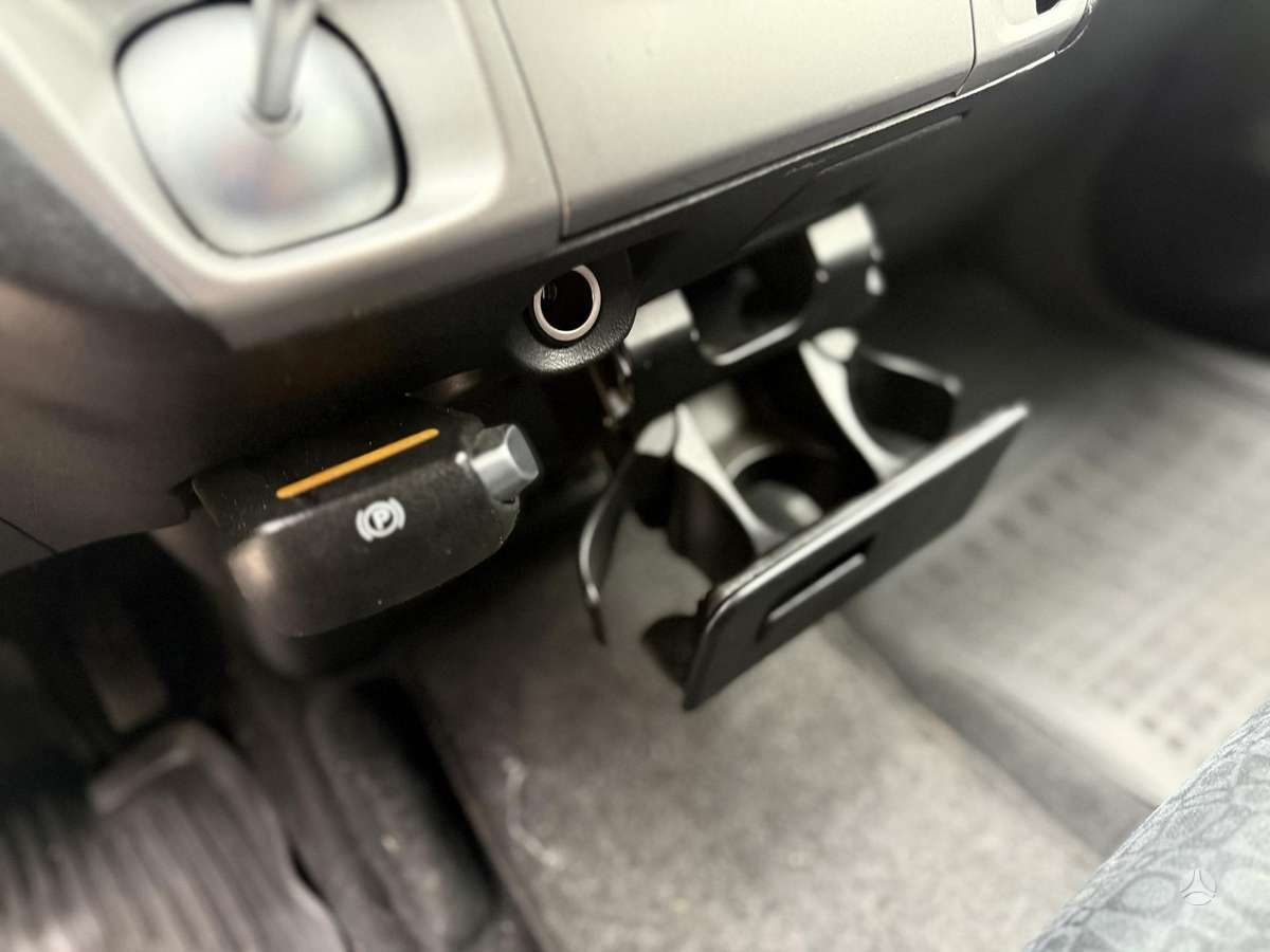 Honda FR-V, 2.2 l., Хэтчбек