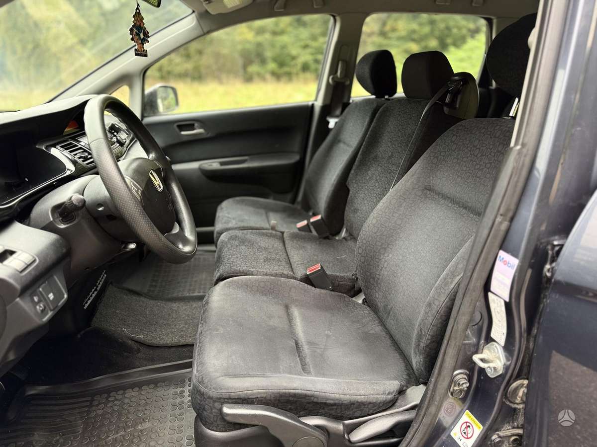 Honda FR-V, 2.2 l., Хэтчбек