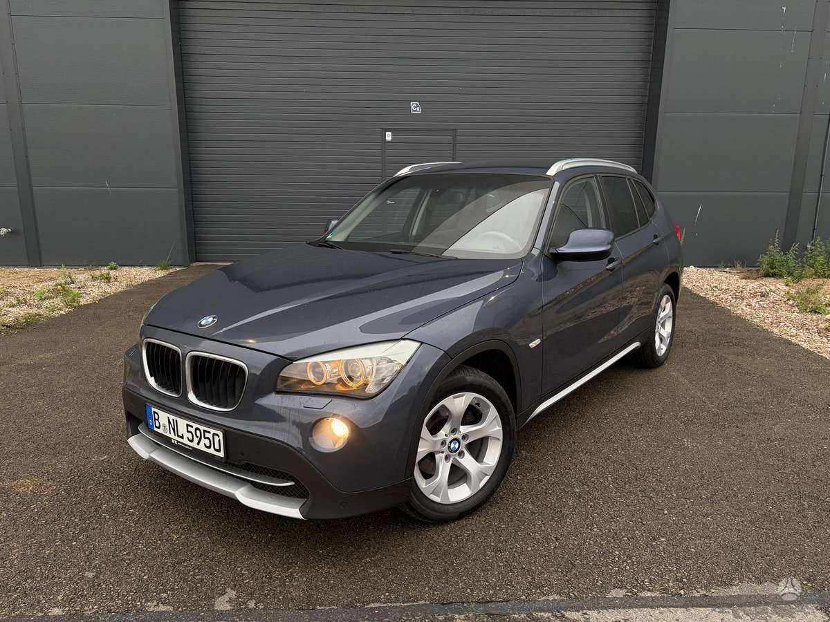 BMW X1, 2.0 l., off-road / crossover