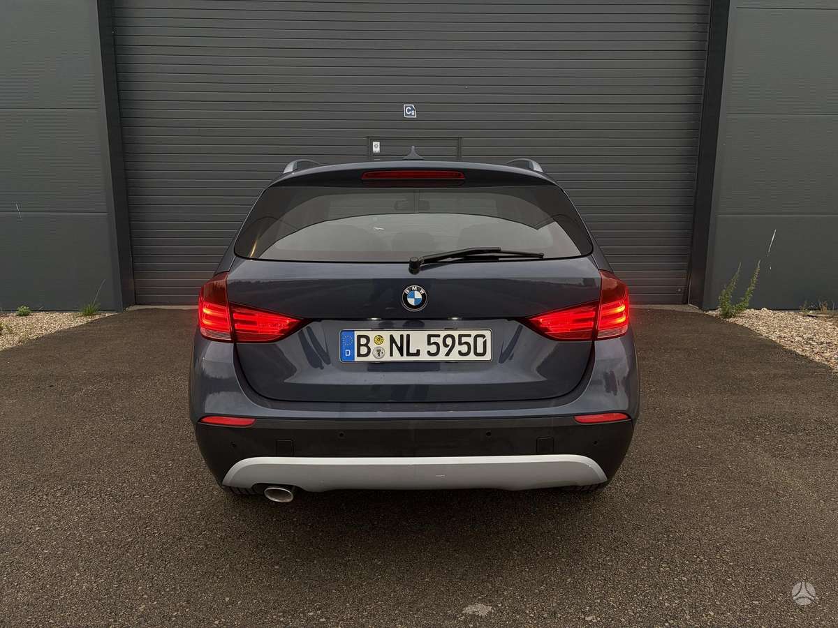 BMW X1, 2.0 l., off-road / crossover