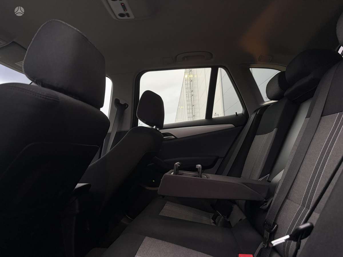 BMW X1, 2.0 l., off-road / crossover