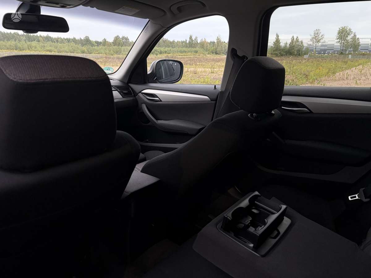 BMW X1, 2.0 l., off-road / crossover