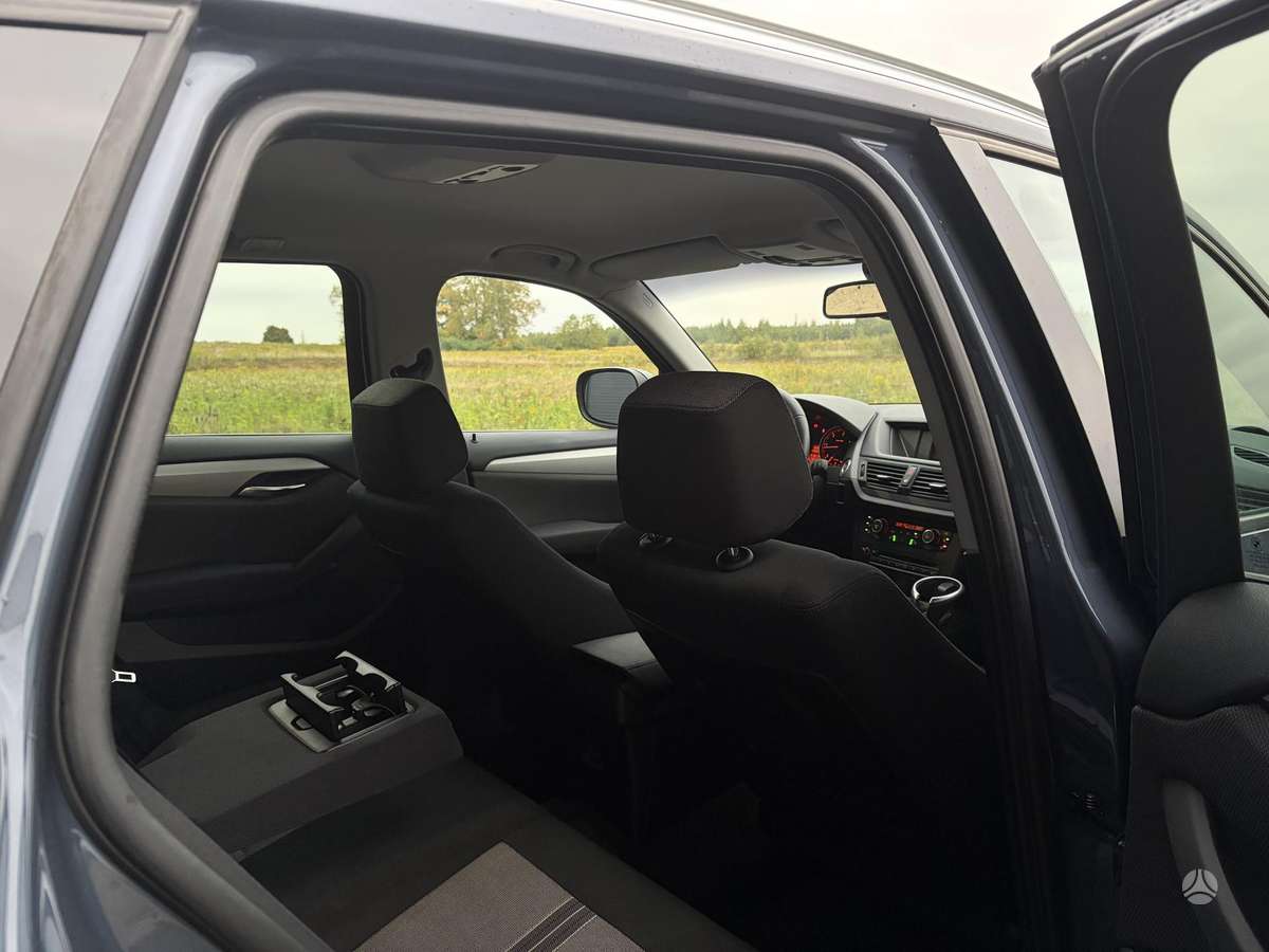 BMW X1, 2.0 l., off-road / crossover