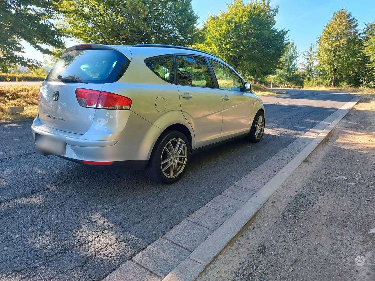 Seat Altea XL dalimis