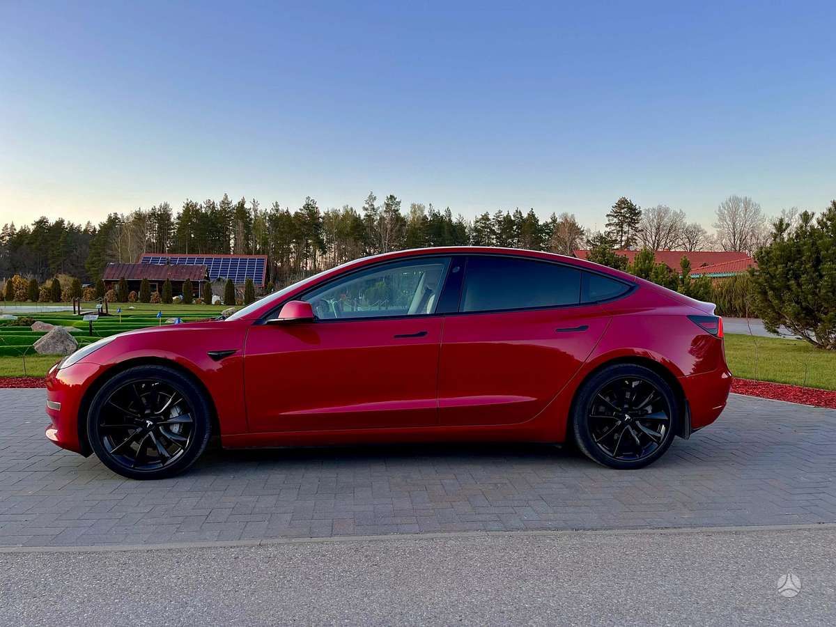 Tesla Model 3, 81 kWh, hatchback