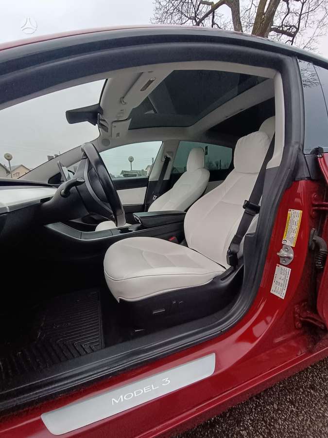 Tesla Model 3, 81 kWh, hatchback