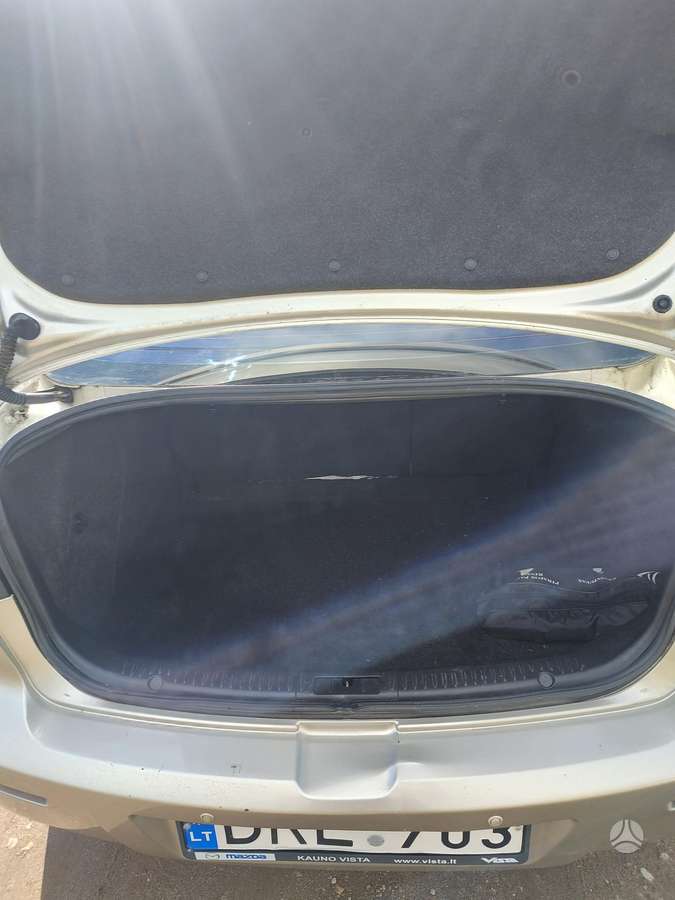 Mazda 3, 1.6 l., Седан