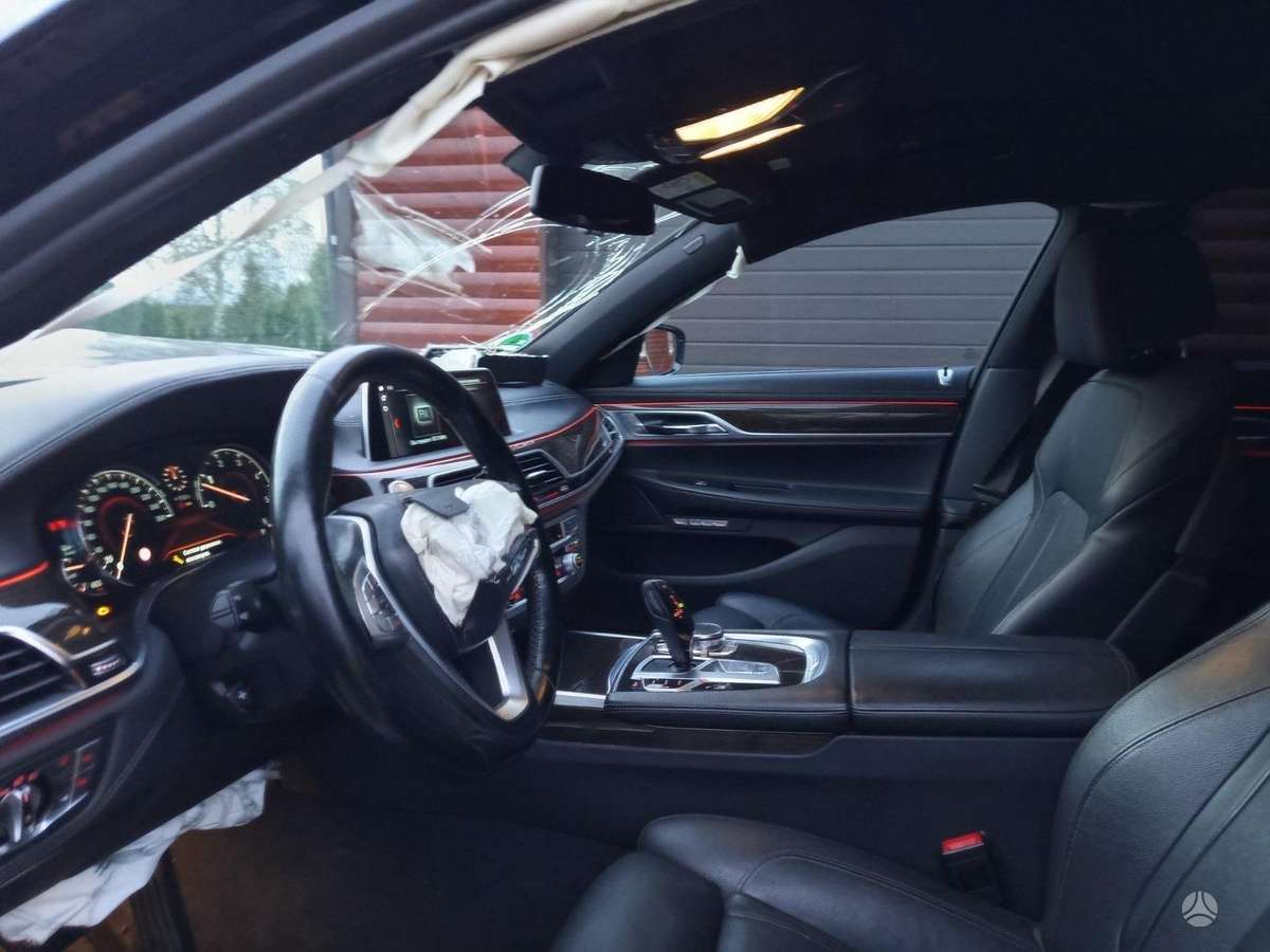 BMW 730, 3.0 l., Седан