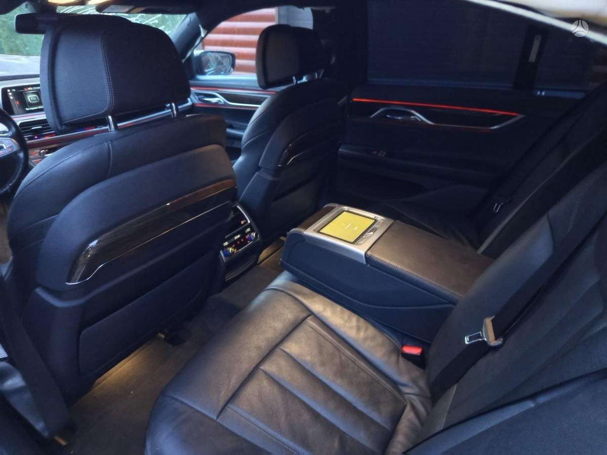 BMW 730, 3.0 l., Седан