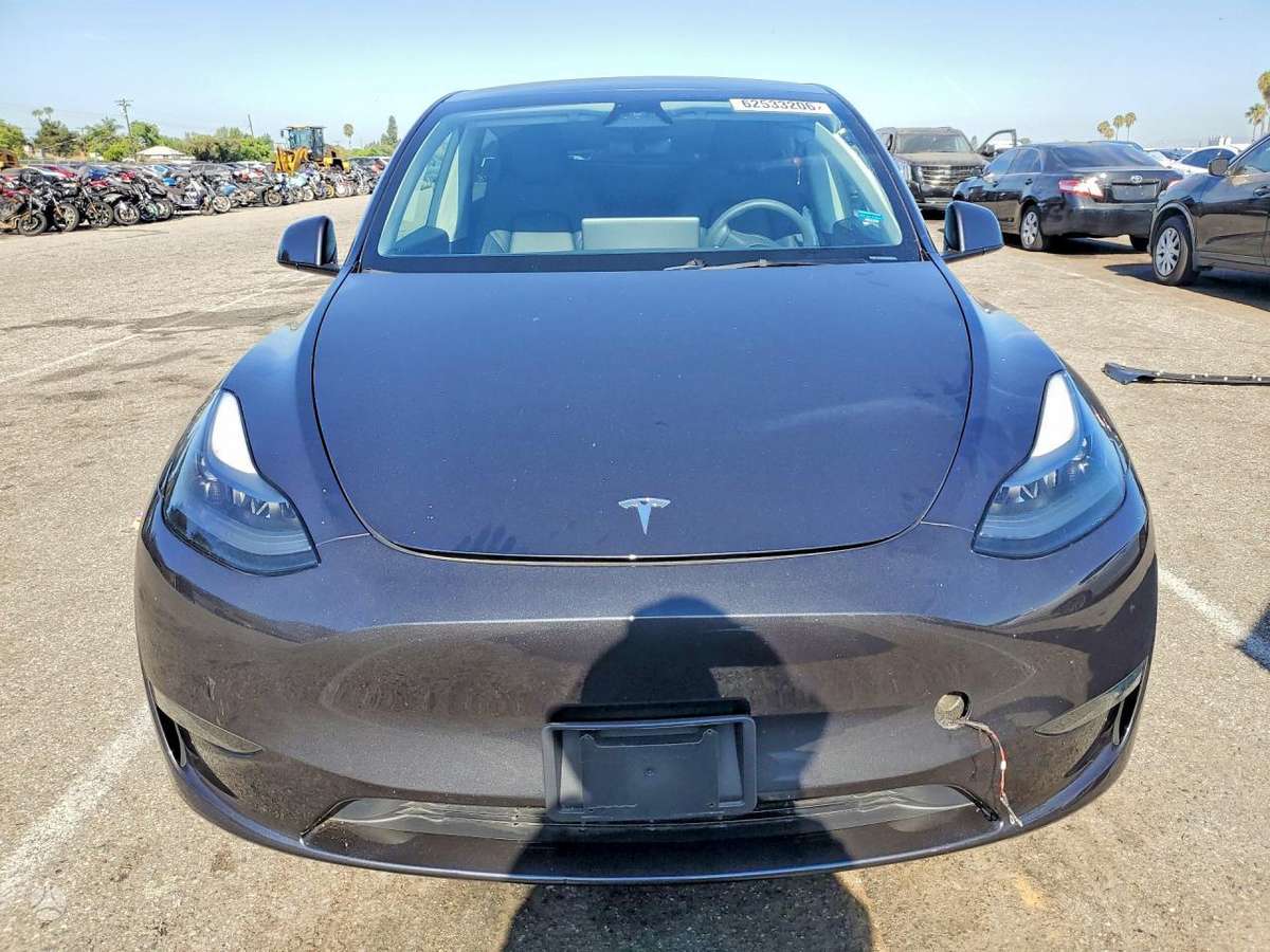 Tesla Model Y, 75 кВт·ч, Минивэн