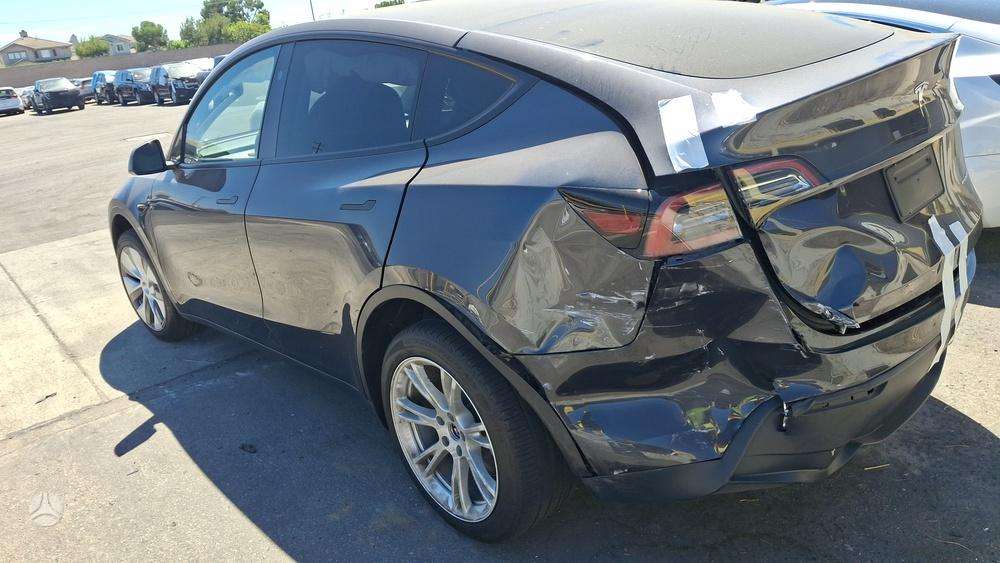 Tesla Model Y, 75 кВт·ч, Минивэн