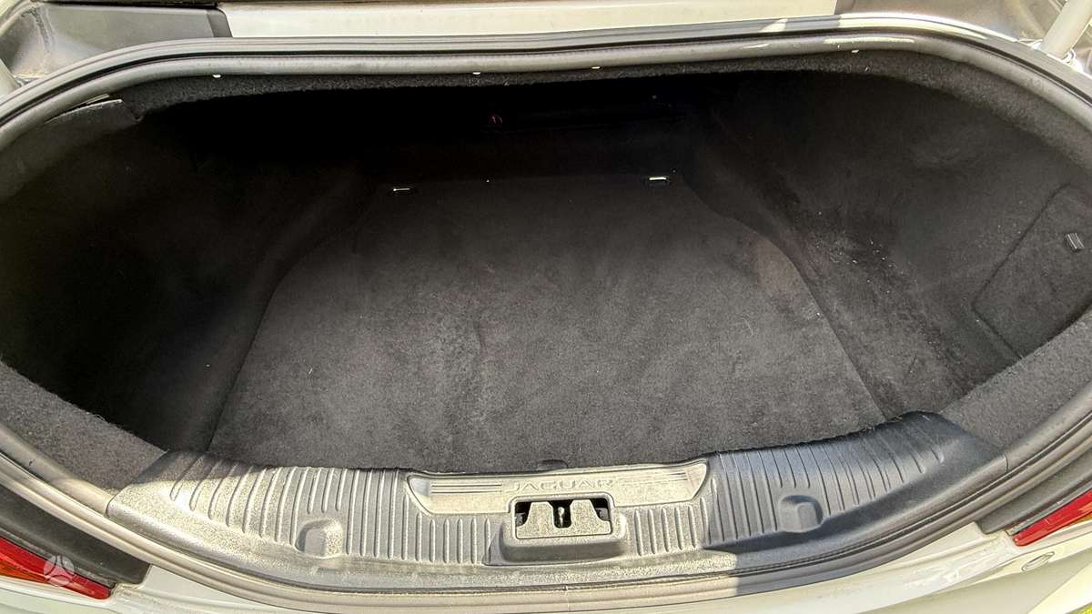 Jaguar XJ, 3.0 l., Седан