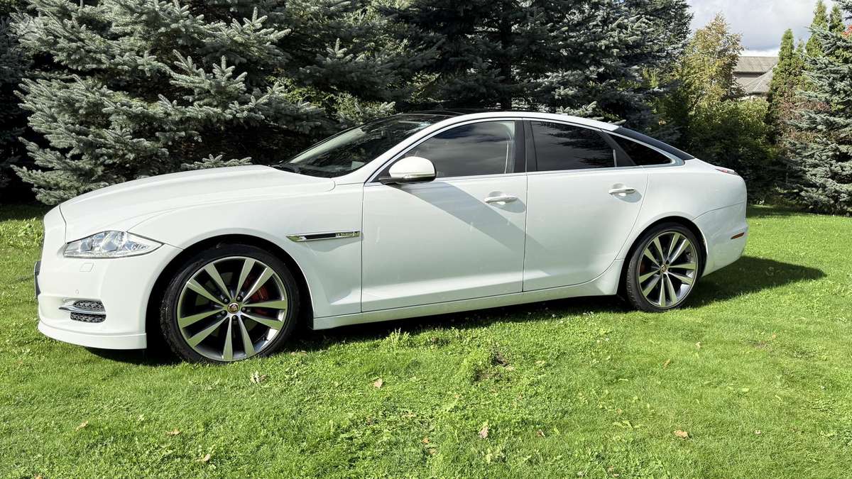 Jaguar XJ, 3.0 l., Седан