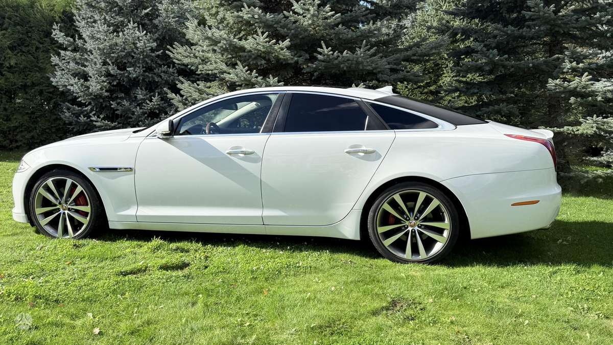 Jaguar XJ, 3.0 l., Седан