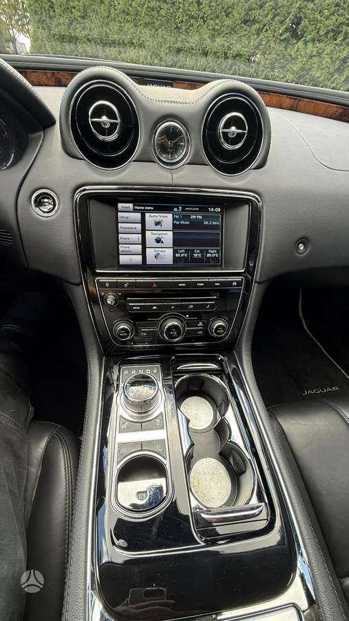 Jaguar XJ, 3.0 l., Седан