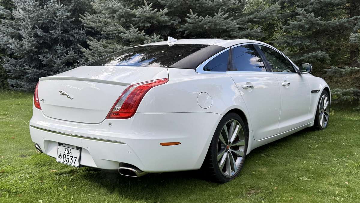 Jaguar XJ, 3.0 l., Седан