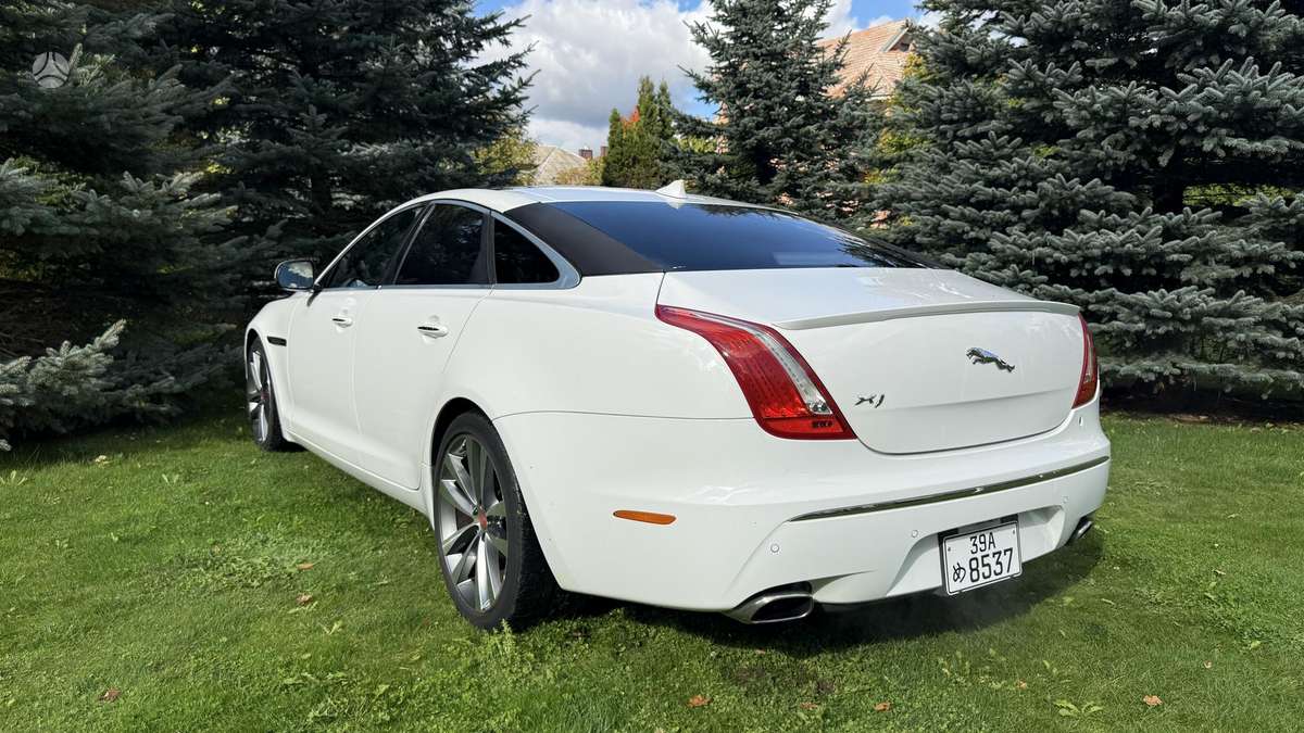 Jaguar XJ, 3.0 l., Седан