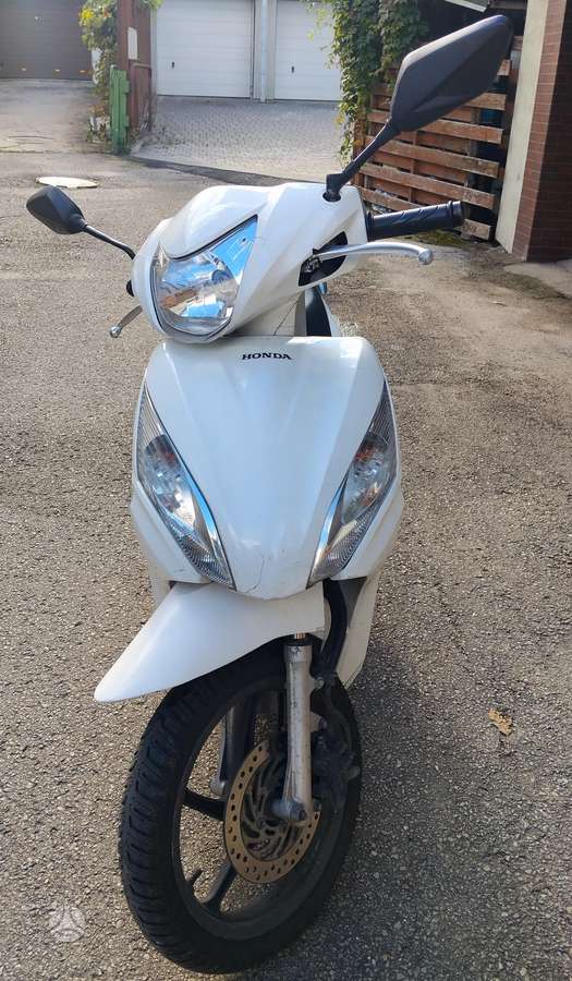 Honda Vision 50cc, scooters / mopeds