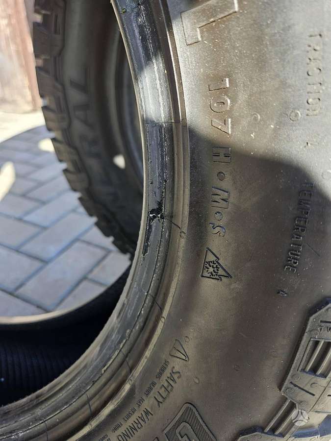 General GRABBER AT3, всесезонные 235/60 R18