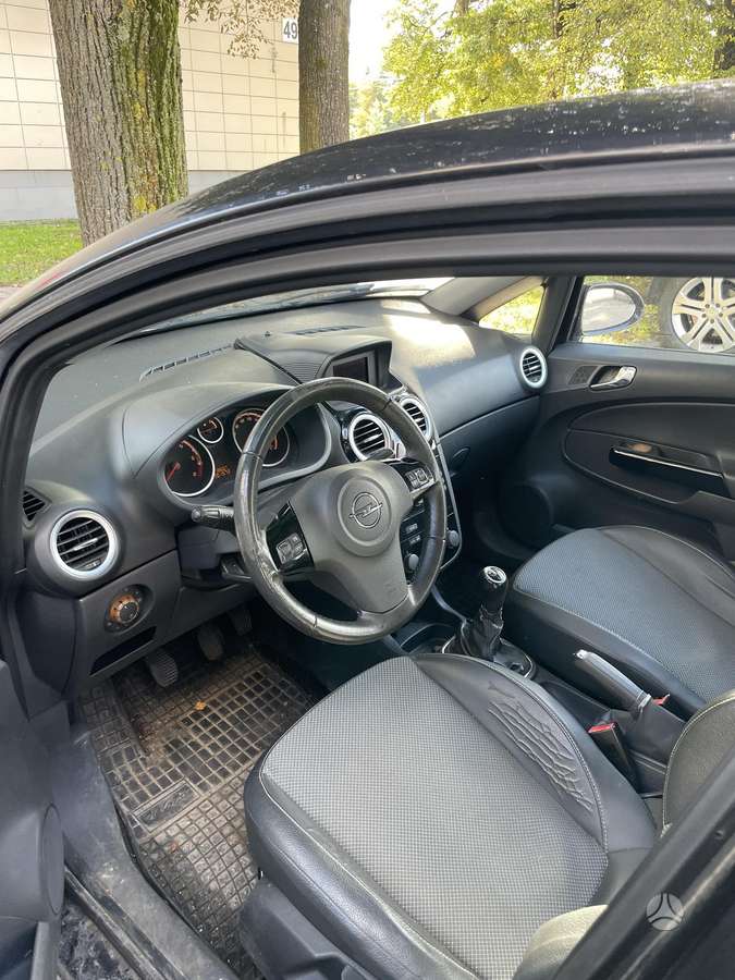 Opel Corsa, 1.3 l., Хэтчбек