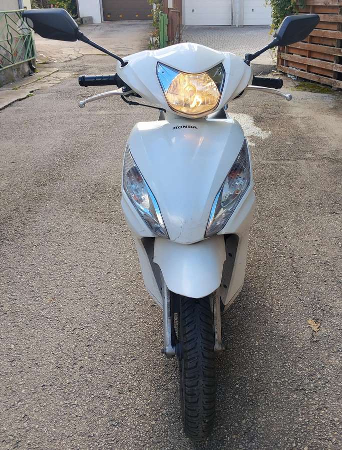 Honda Vision 50cc, scooters / mopeds