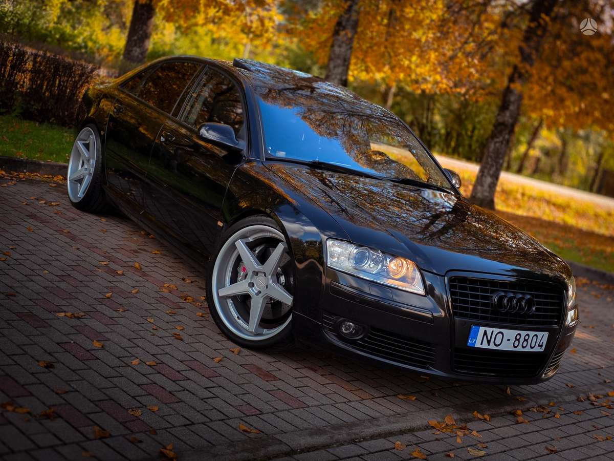 Audi A8, 4.2 l., sedanas